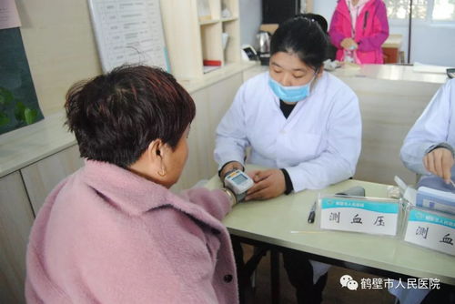 健康進社區(qū) 義診暖人心