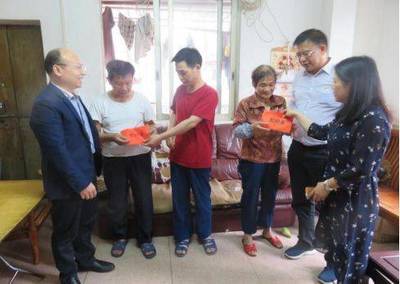 黨員志愿服務在行動!市殘聯走進圣堂社區(qū)義診慰問送溫暖